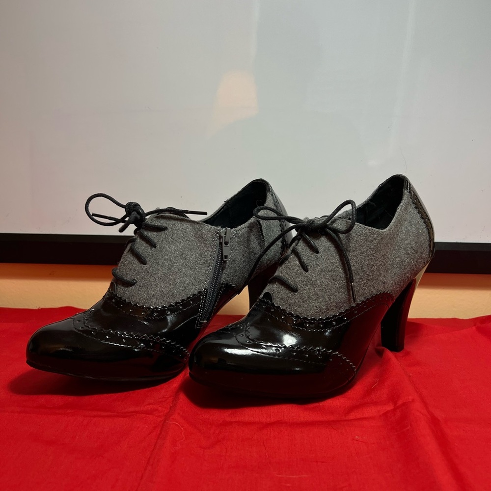 10W Lane Bryant Vintage-look Zip-Up Grey and Black Ankle Boots with 4” Heel